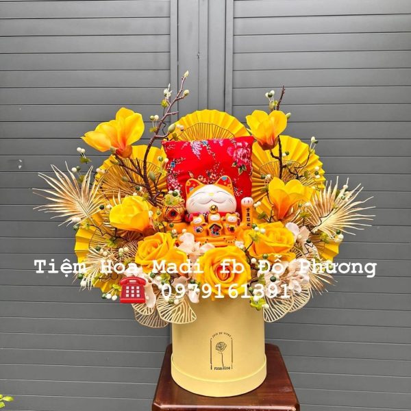 Hoa khai trương màu vàng