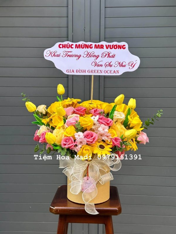 Lẵng hoa khai trương quận Phú Nhuận