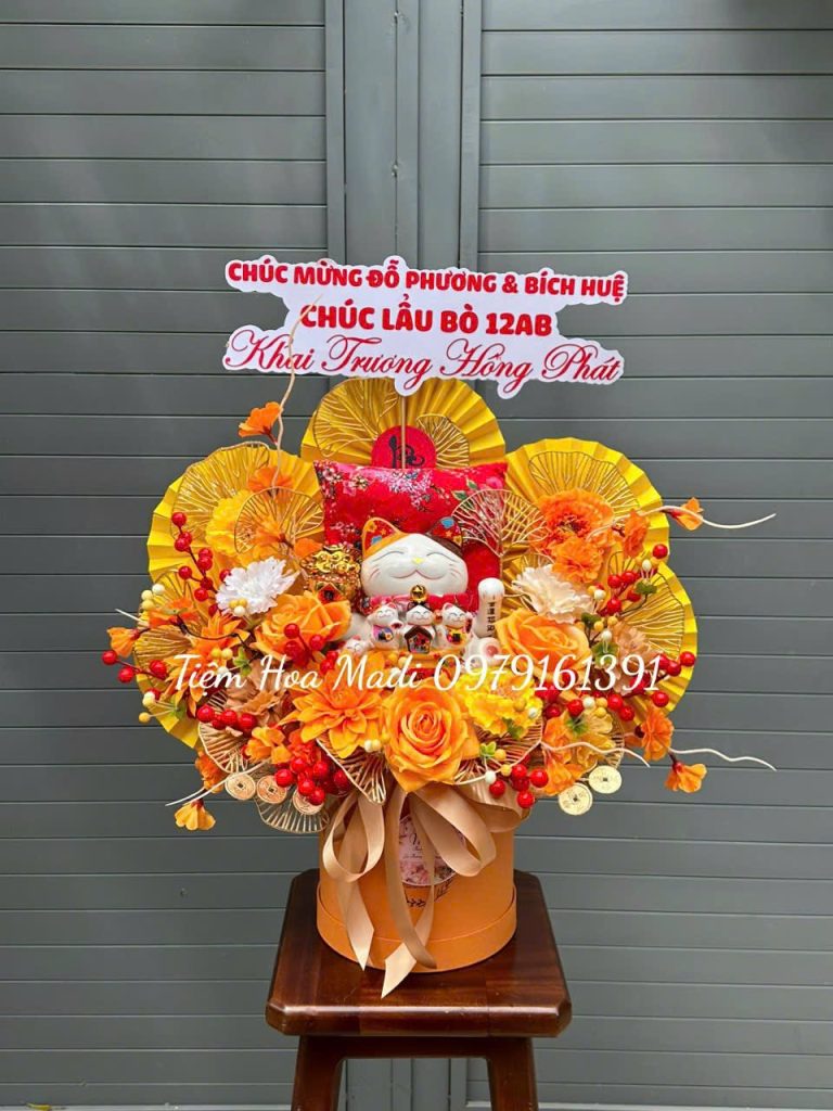 Hình hộp hoa mèo may mắn