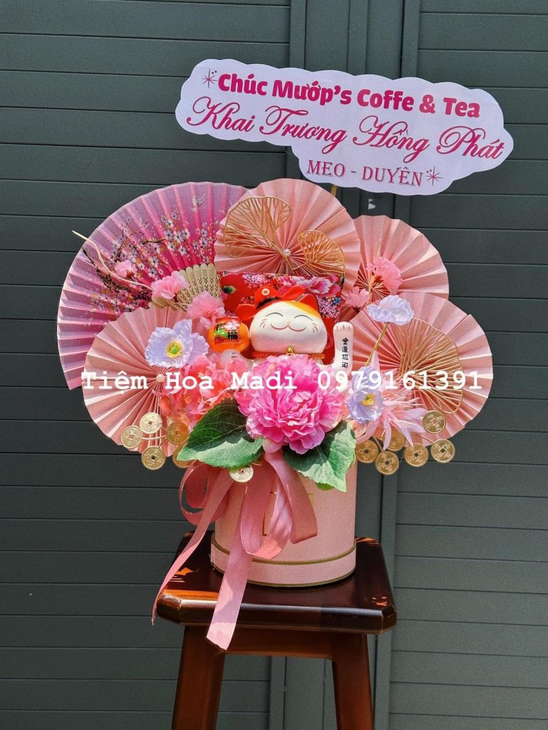 Hoa mèo thần tài