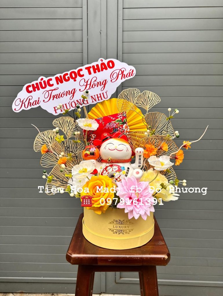 Mèo may mắn