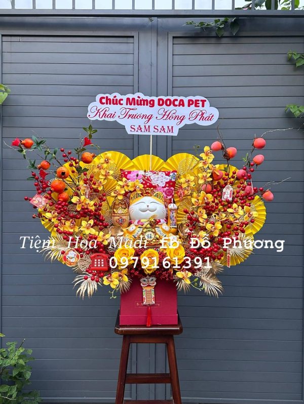 Lẵng hoa khai trương mèo may mắn màu vàng