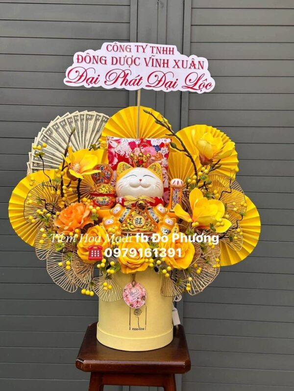 Qua Khai Truong Phu Hop Tuoi Dan