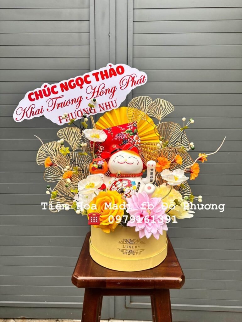 Mèo Thần Tài Maneki Neko trong phong thủy