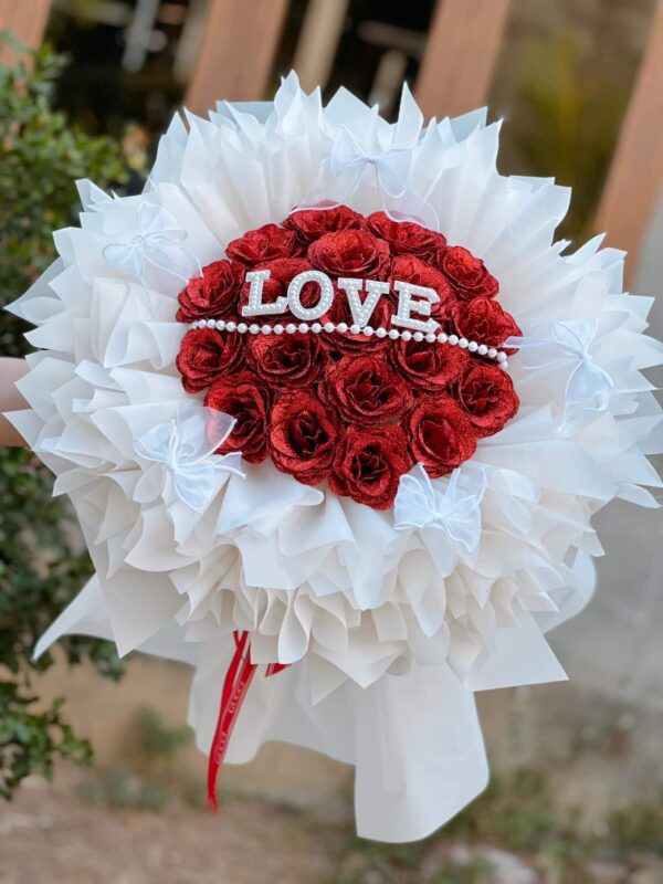 Bó Hoa Kim Tuyến Chữ Love