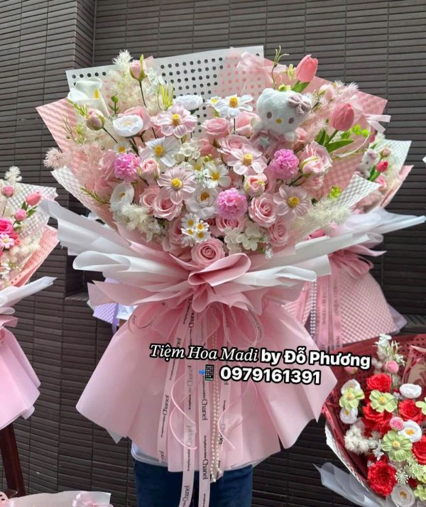 Bó Hoa Hồng Mix Rực Rỡ Yêu Thương Ngày Phụ Nữ Việt Nam