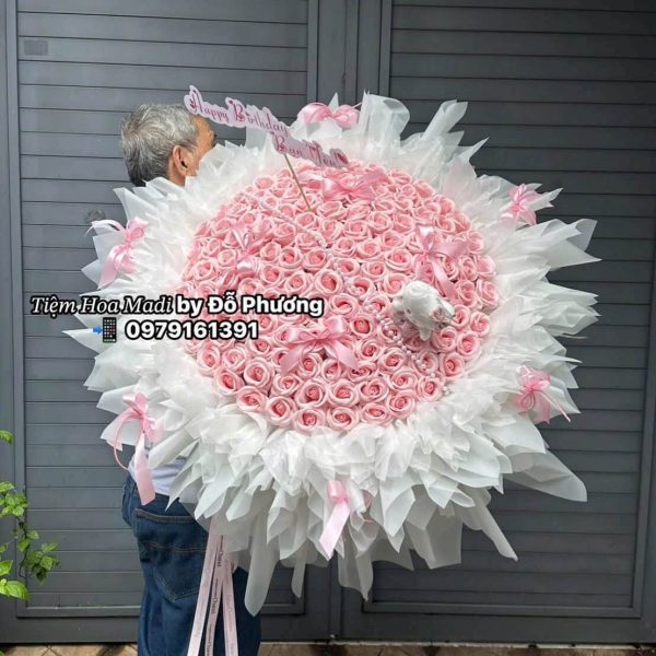Bó Hoa Sinh Nhật Hồng Pastel Dễ Thương và Sang Trọng là lựa chọn hoàn hảo để gửi tặng yêu thương trong ngày đặc biệt. Mang sắc hồng pastel nhẹ nhàng – biểu tượng của sự ngọt ngào