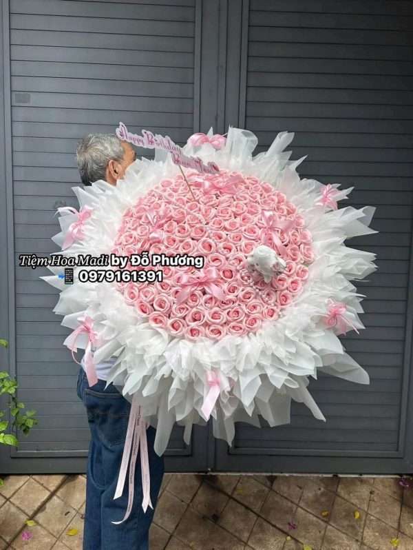 Bó Hoa Sinh Nhật Hồng Pastel Dễ Thương và Sang Trọng là lựa chọn hoàn hảo để gửi tặng yêu thương trong ngày đặc biệt. Mang sắc hồng pastel nhẹ nhàng – biểu tượng của sự ngọt ngào