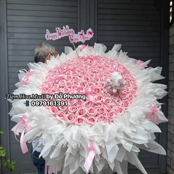 Bó Hoa Sinh Nhật Hồng Pastel Dễ Thương và Sang Trọng là lựa chọn hoàn hảo để gửi tặng yêu thương trong ngày đặc biệt. Mang sắc hồng pastel nhẹ nhàng – biểu tượng của sự ngọt ngào