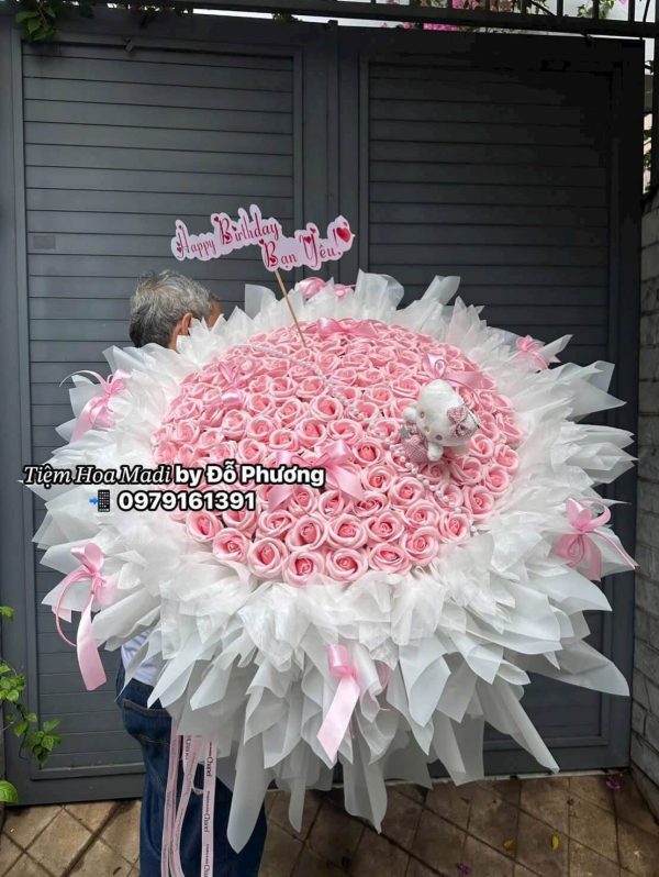 Bó Hoa Sinh Nhật Hồng Pastel Dễ Thương và Sang Trọng là lựa chọn hoàn hảo để gửi tặng yêu thương trong ngày đặc biệt. Mang sắc hồng pastel nhẹ nhàng – biểu tượng của sự ngọt ngào