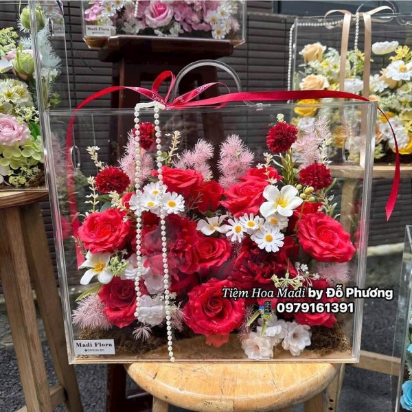 Hộp hoa mix pastel đỏ