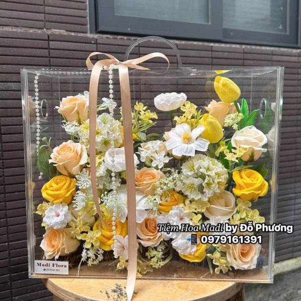 Hộp hoa mix pastel vàng