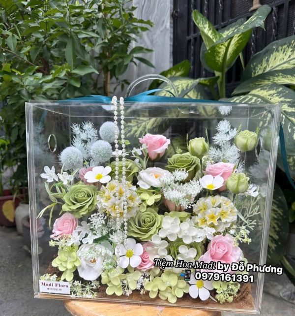 Hộp hoa mix pastel xanh lá