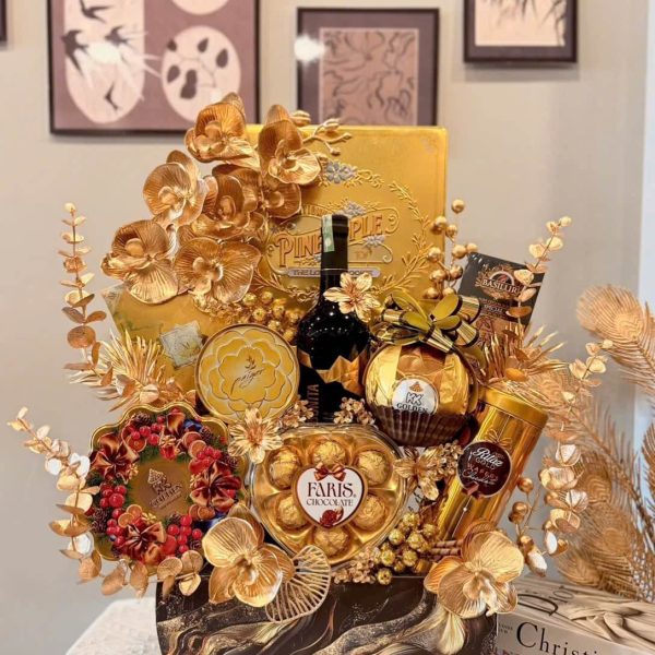 Giỏ quà Tết doanh nghiệp nhận thiết kế riêng, in logo, chiết khấu hấp dẫn.