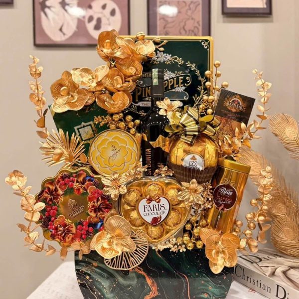 Giỏ quà Tết doanh nghiệp nhận thiết kế riêng, in logo, chiết khấu hấp dẫn.