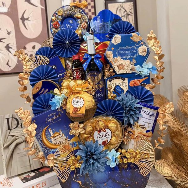 đỏ, vàng, xanh ngọc tượng trưng cho tài lộc, may mắn và thịnh vượng, đến cách sắp xếp sản phẩm cân đố