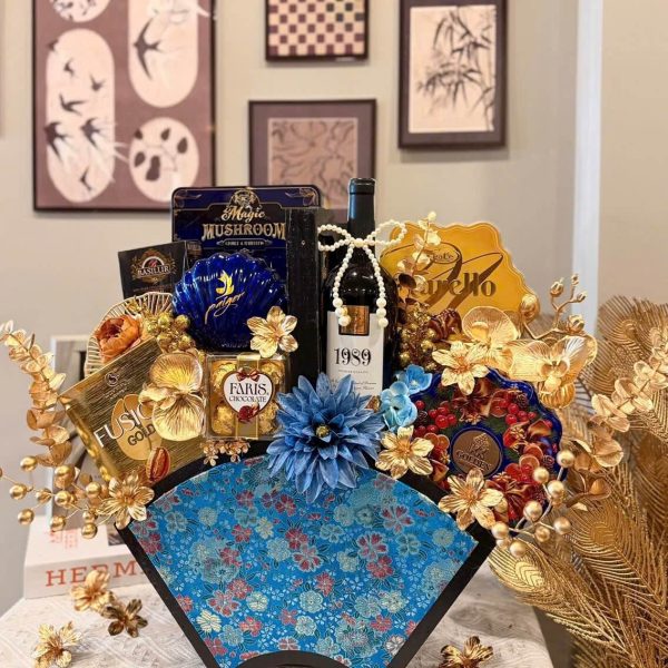 Quan trọng hơn, giỏ quà Tết độc đáo Bính Ngọ mang thông điệp chúc bứt phá, đổi mới và phát triển mạnh mẽ trong năm mới.