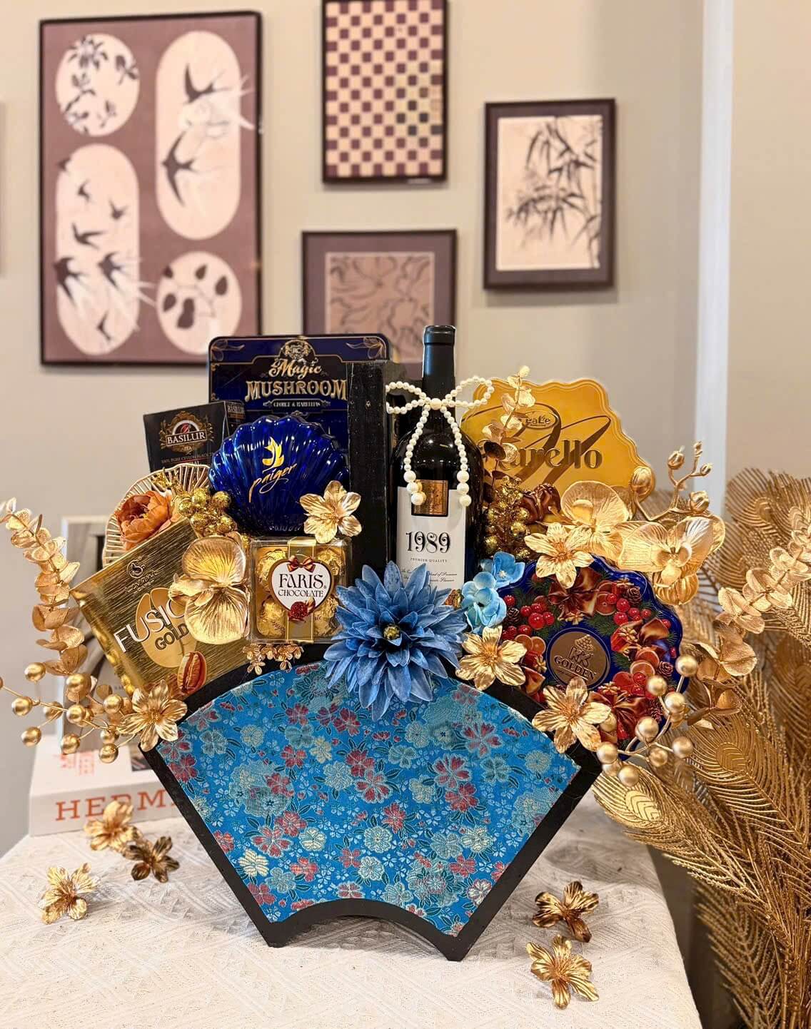 IMG_7492 Quan trọng hơn, giỏ quà Tết độc đáo Bính Ngọ mang thông điệp chúc bứt phá, đổi mới và phát triển mạnh mẽ trong năm mới.