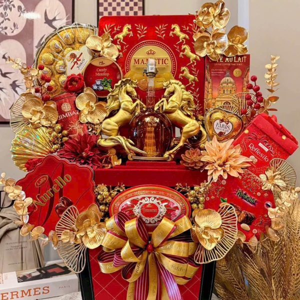 Mỗi món quà đều được chọn lọc cẩn thận nhằm truyền tải thông điệp chúc sức khỏe, bản lĩnh, thành công và thịnh vượng trong năm mới