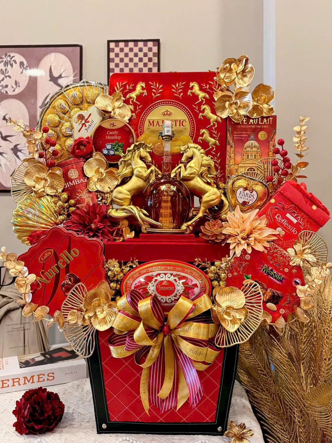 IMG_7498 Mỗi món quà đều được chọn lọc cẩn thận nhằm truyền tải thông điệp chúc sức khỏe, bản lĩnh, thành công và thịnh vượng trong năm mới