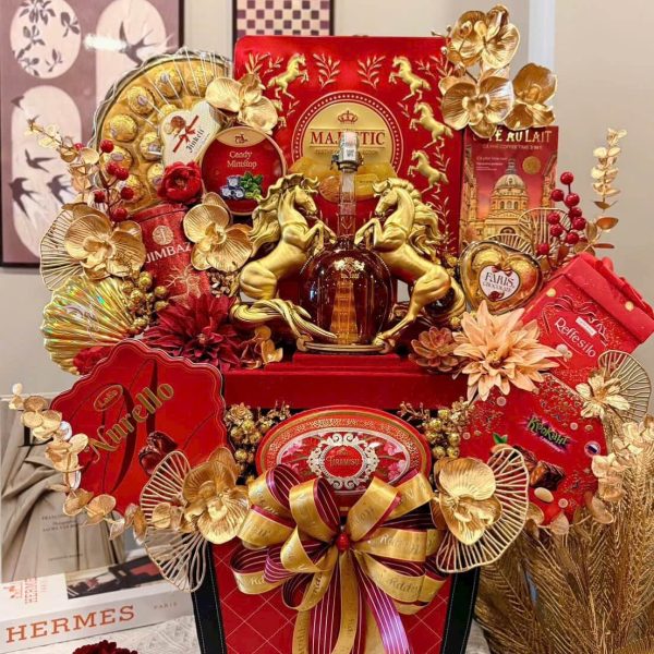 Mỗi món quà đều được chọn lọc cẩn thận nhằm truyền tải thông điệp chúc sức khỏe, bản lĩnh, thành công và thịnh vượng trong năm mới