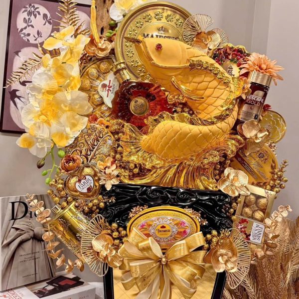 Mỗi món quà đều mang thông điệp chúc sức khỏe, sự cân bằng, tinh thần an yên và thành công bền vững