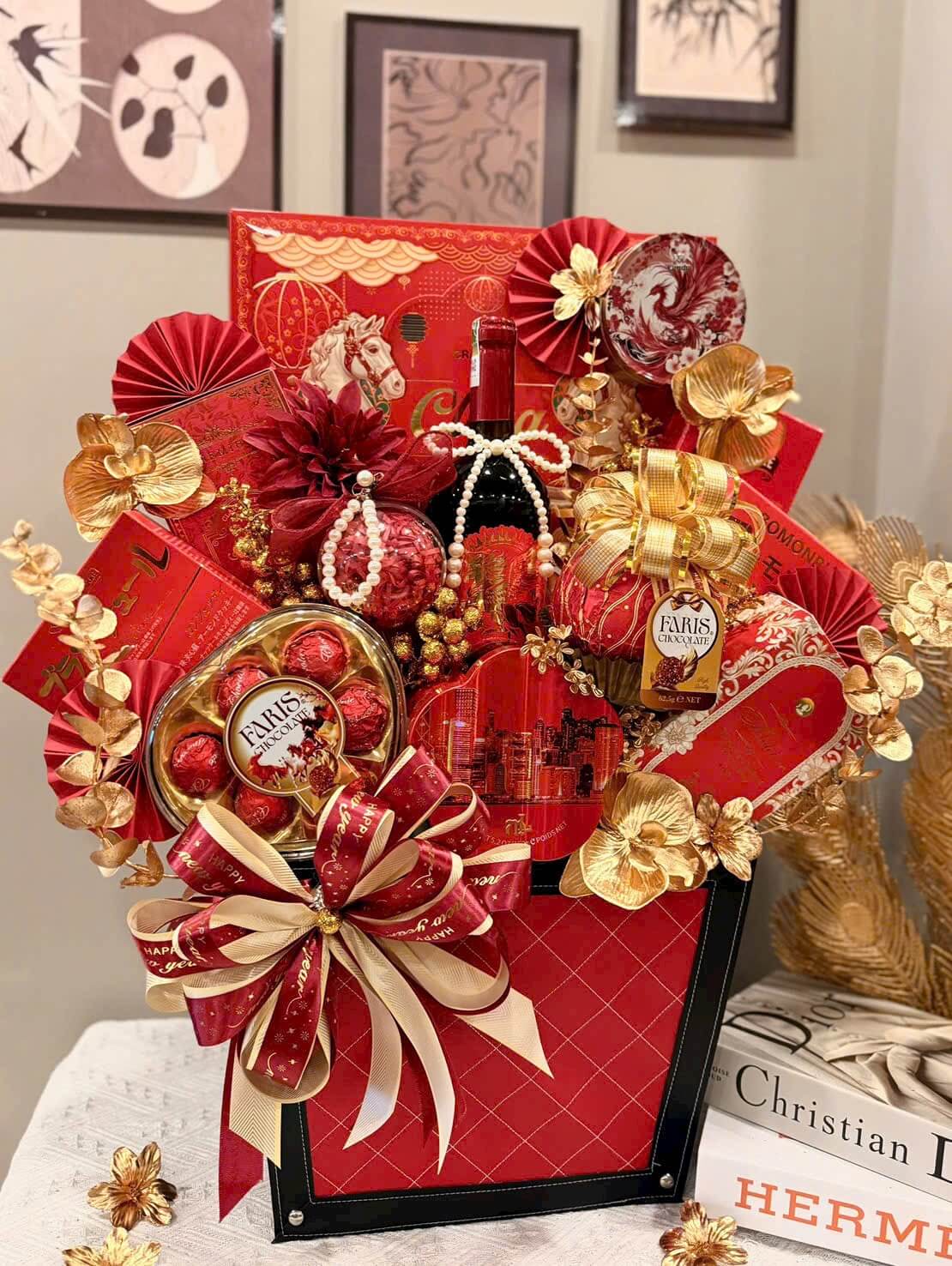 IMG_7513 Màu sắc ấm áp như đỏ, vàng, xanh ngọc hoặc kem tượng trưng cho tài lộc, hạnh phúc và sự sum vầy.