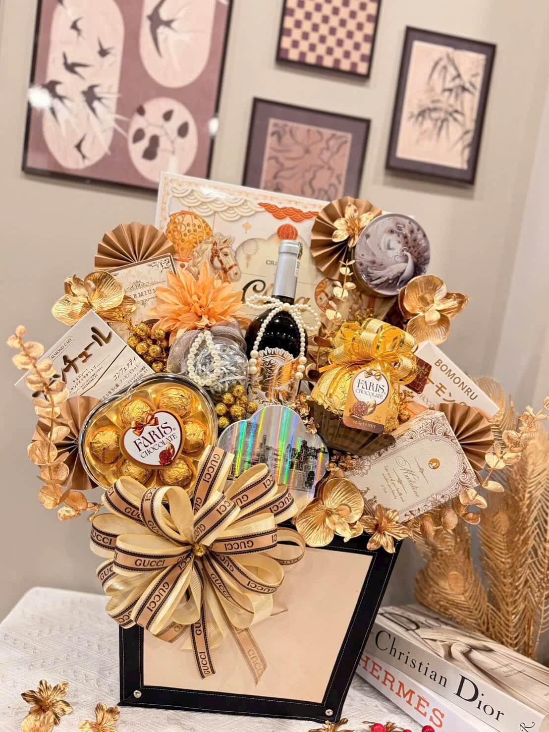 IMG_7514 Màu sắc ấm áp như đỏ, vàng, xanh ngọc hoặc kem tượng trưng cho tài lộc, hạnh phúc và sự sum vầy.