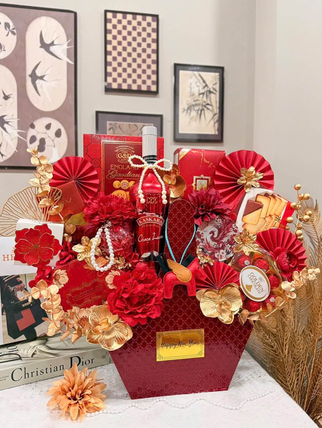 IMG_7589 Món quà được lựa chọn dựa trên niên mệnh, ý nghĩa biểu trưng và mong muốn tốt đẹp dành cho người nhận, cho thấy sự quan tâm sâu sắc chứ không chỉ mang tính hình thức.