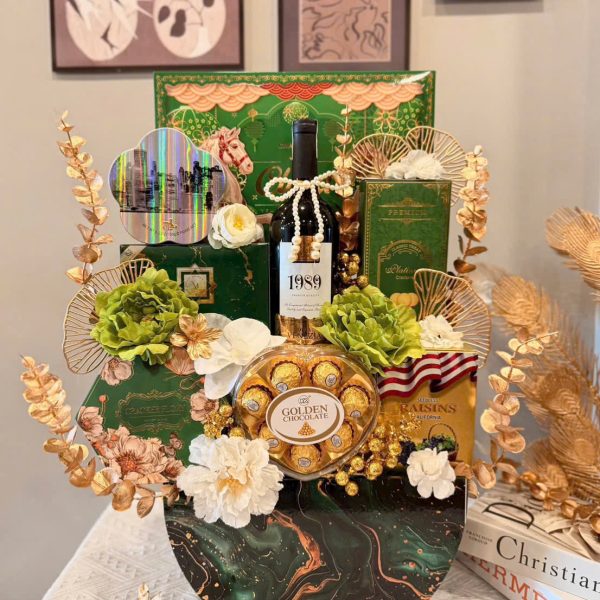 Giỏ quà Tết phù hợp biếu ông bà, chú trọng sức khỏe và ý nghĩa sum vầy.