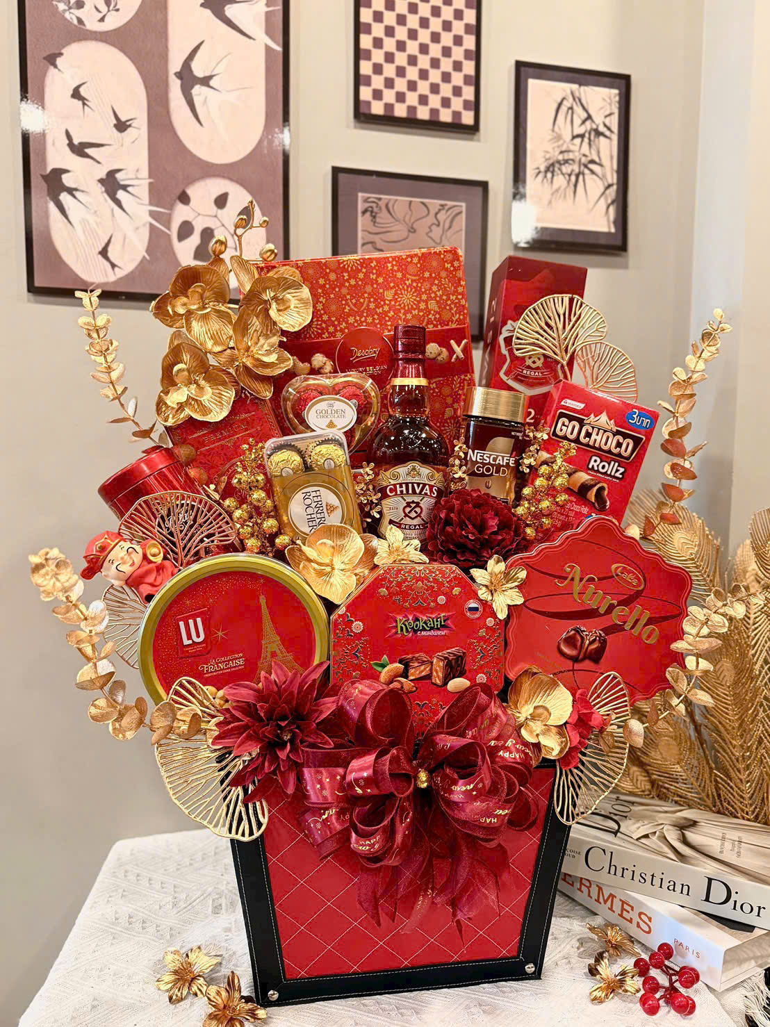 z7346327932182_5dda99167e9fa11f2fbeaa1c7a5f6897 Giỏ quà Tết biếu bố mẹ với các sản phẩm tốt cho sức khỏe, thể hiện lòng hiếu thảo.