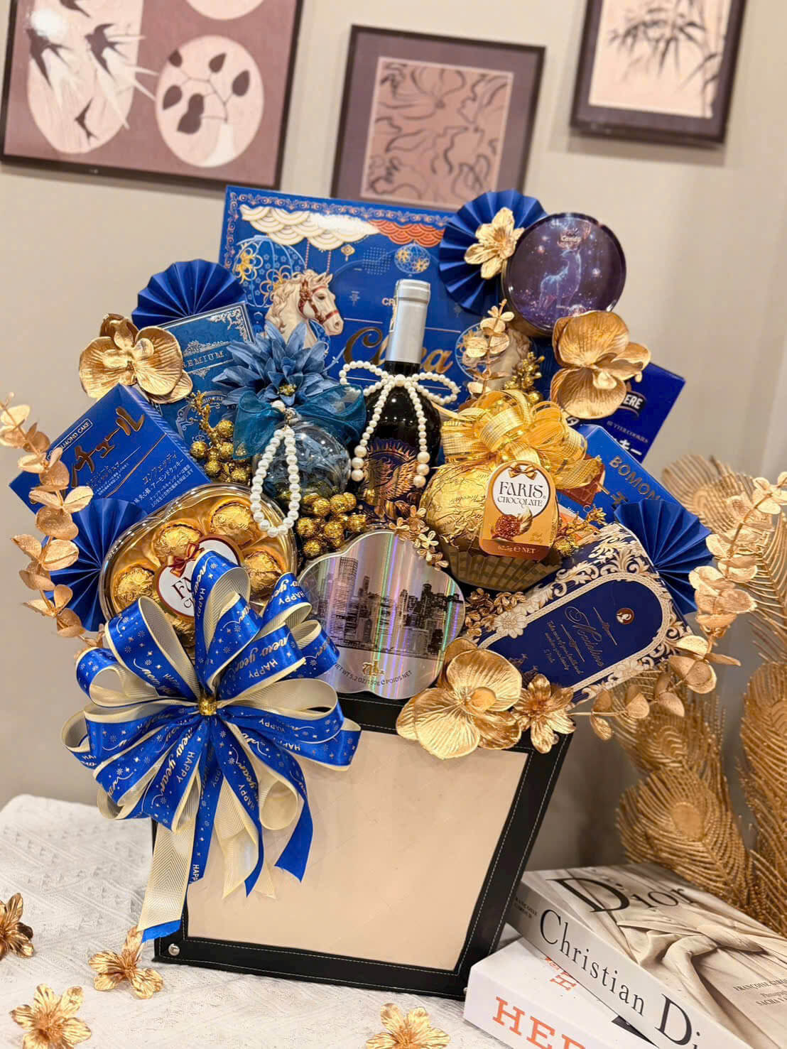 z7380371765249_1dfd1a01585f1b8b8242d3b2acd64ecb Màu sắc ấm áp như đỏ, vàng, xanh ngọc hoặc kem tượng trưng cho tài lộc, hạnh phúc và sự sum vầy.