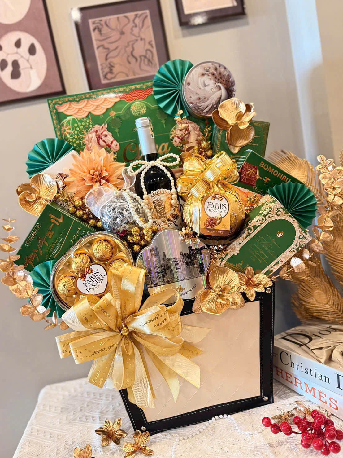 z7380371770667_8493ae5e99cca5951d905fc4afb09907 Màu sắc ấm áp như đỏ, vàng, xanh ngọc hoặc kem tượng trưng cho tài lộc, hạnh phúc và sự sum vầy.